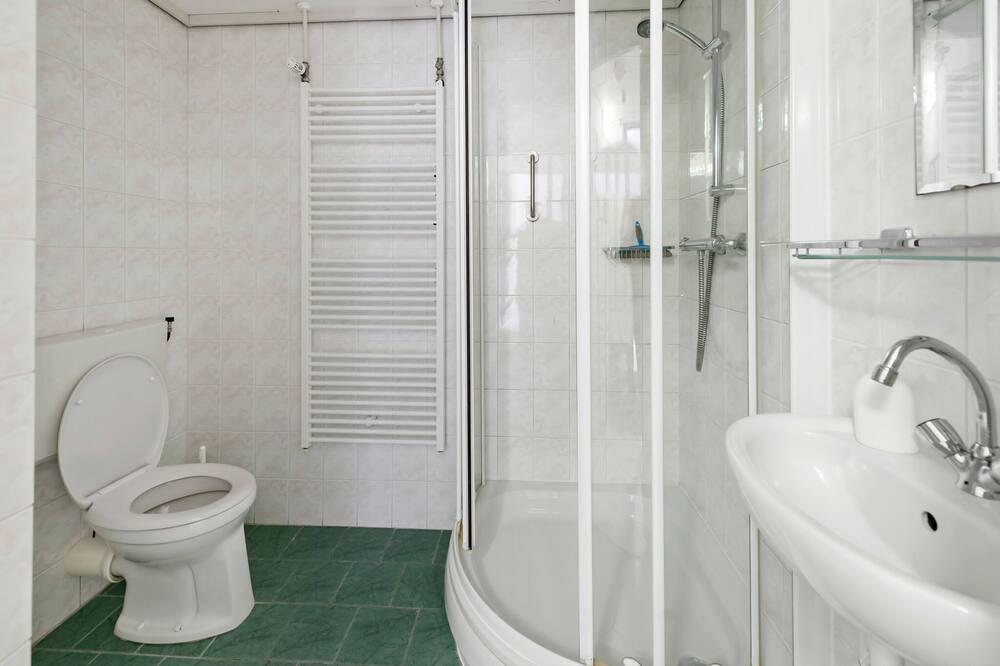 Photo of Bathroom in Arum