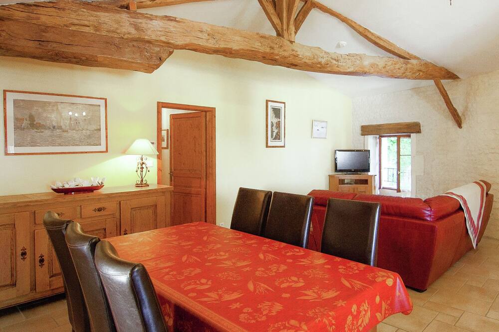 Photo of Livingroom in Saint-Preuil