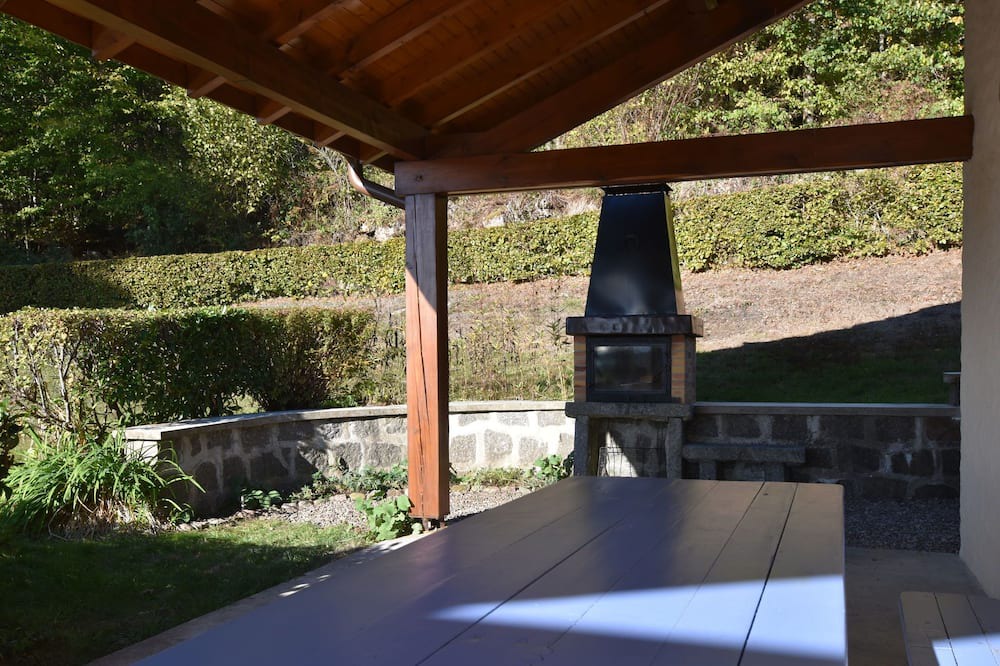 Photo of Patio Balcony in Haut-du-Them-Chateau-Lambert
