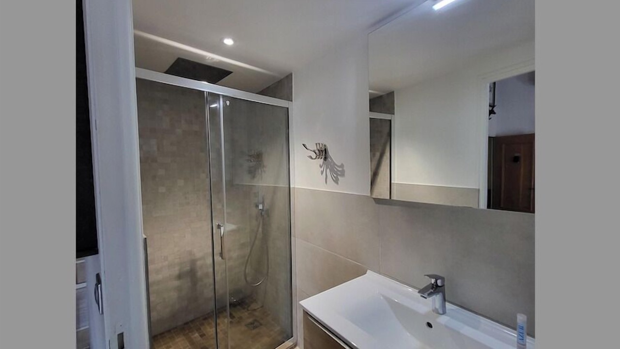 Photo of Bathroom in St.-Remy-de-Provence