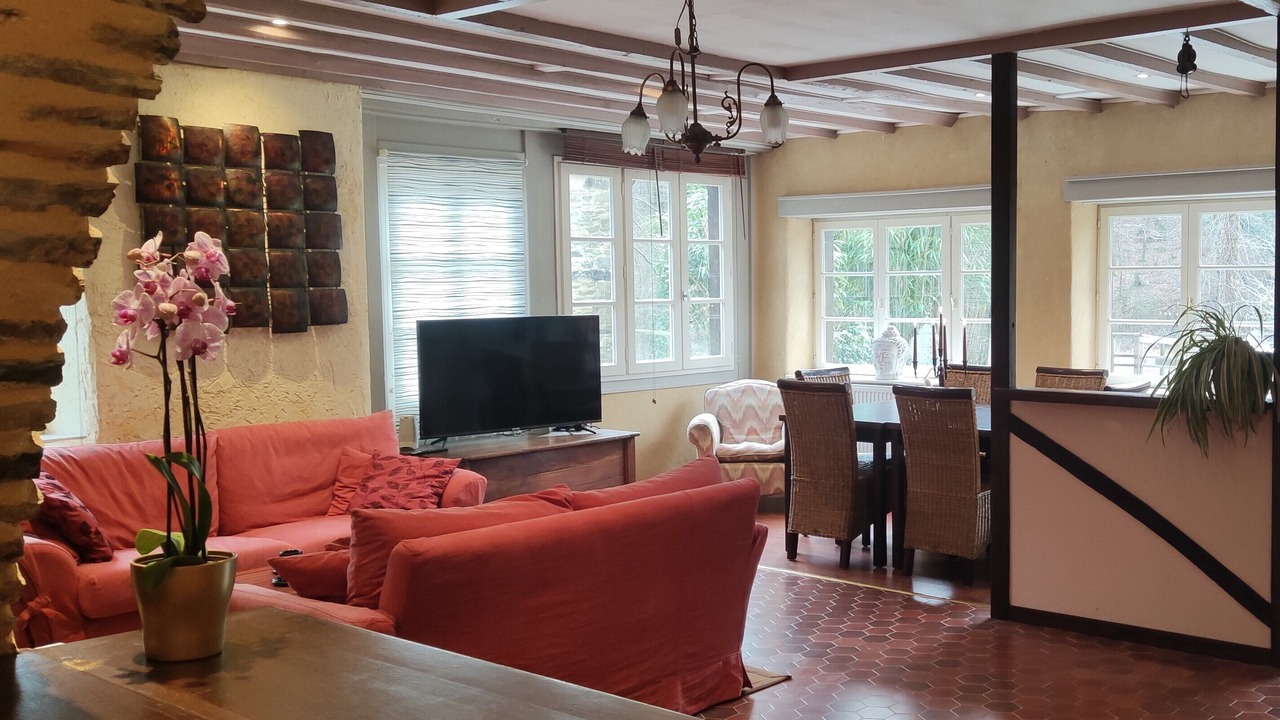 Photo of Livingroom in Courcy
