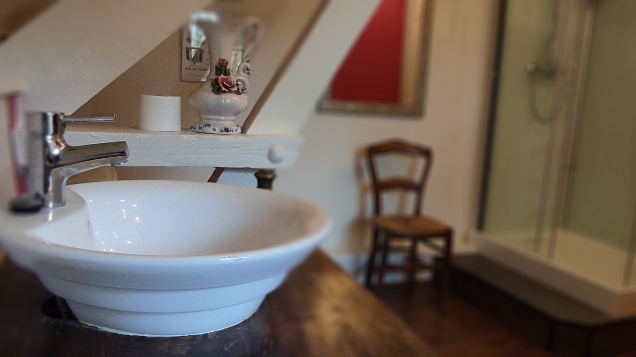 Photo of Bathroom in Courcy