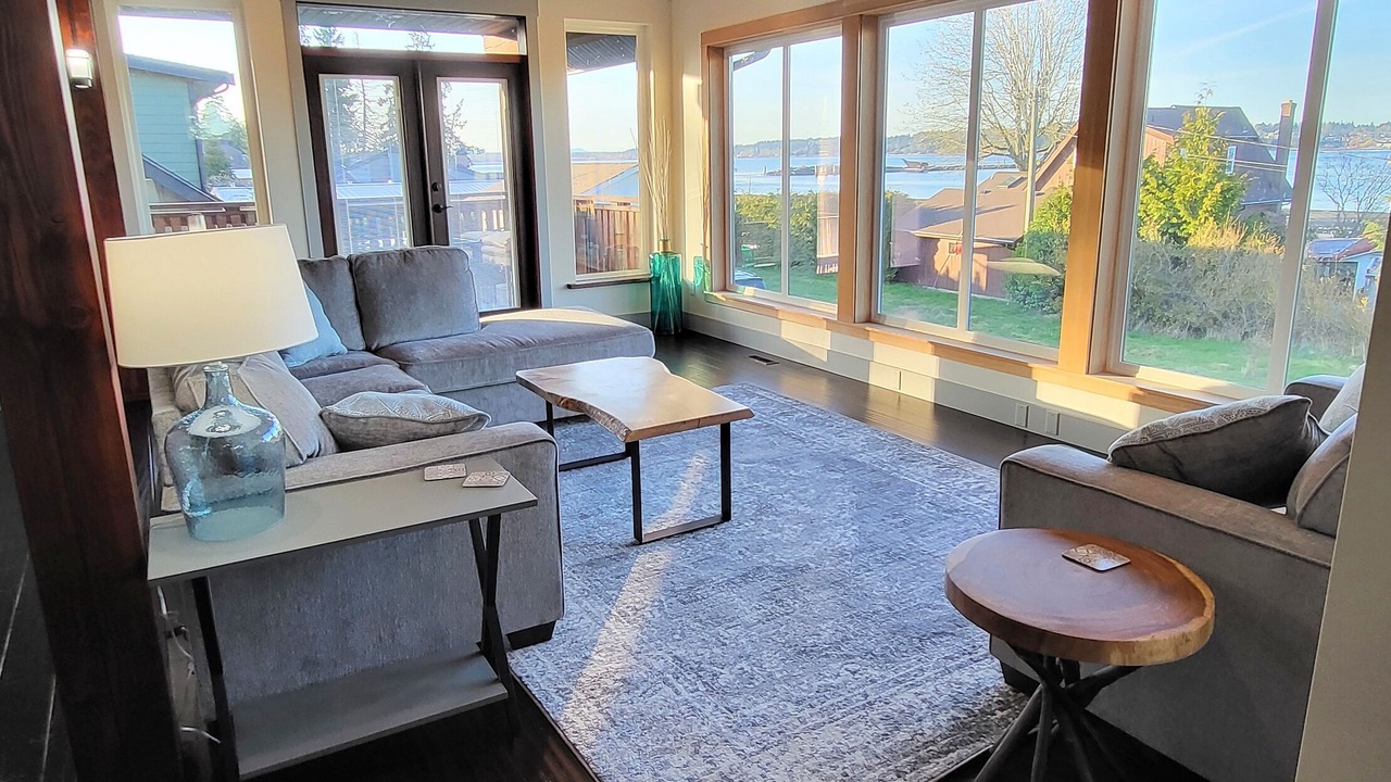 Photo of Livingroom in Courtenay