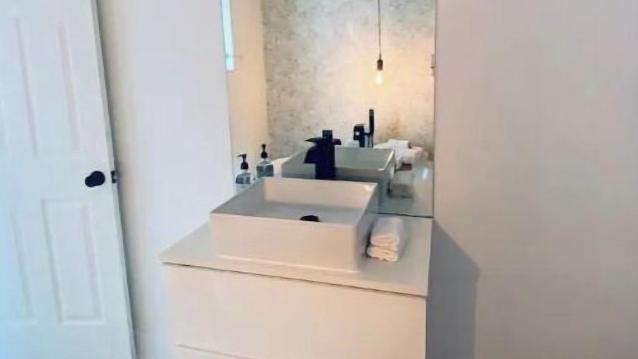 Photo of Bathroom in Venice Gardens