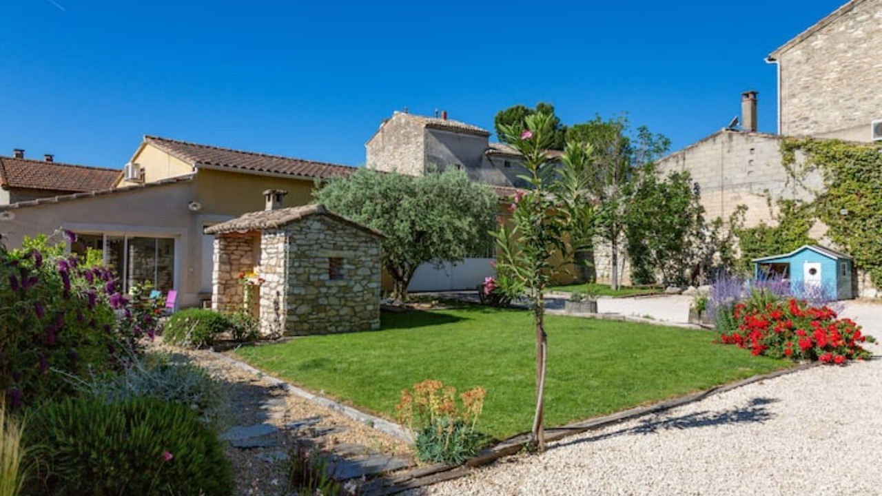 Photo of Outdoor in Chateauneuf-de-Gadagne