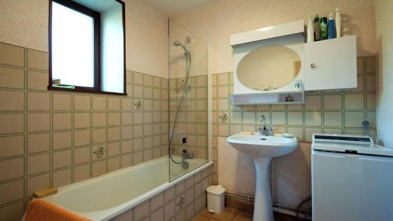 Photo of Bathroom in Curtil-sous-Buffieres