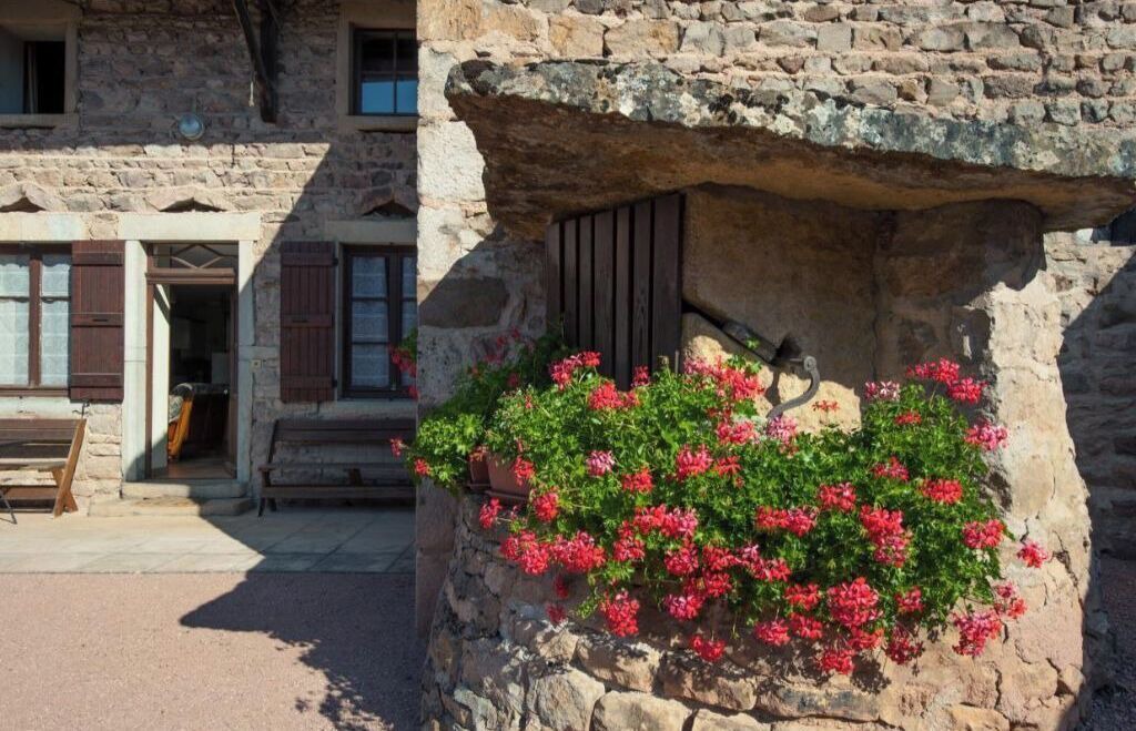 Photo of Outdoor in Curtil-sous-Buffieres