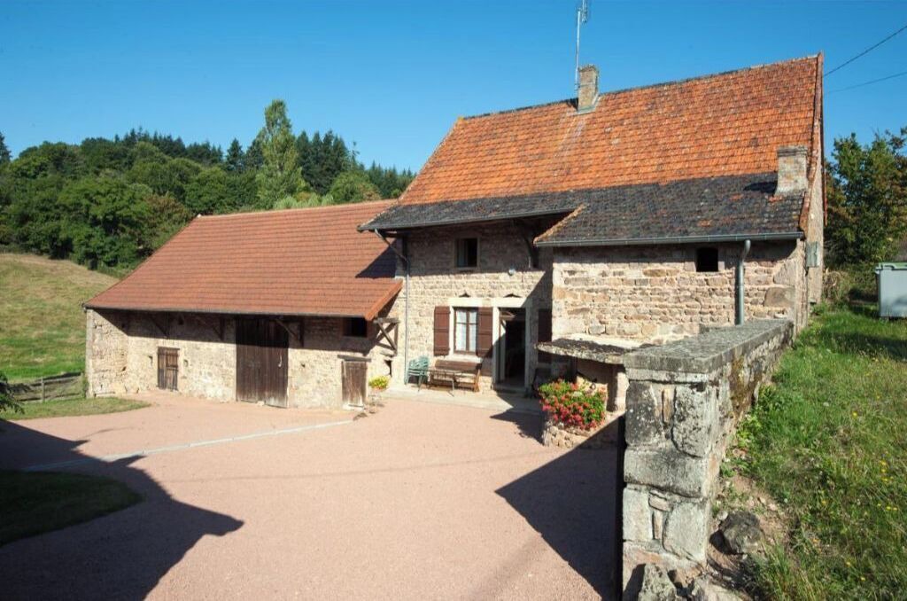 Photo of Outdoor in Curtil-sous-Buffieres