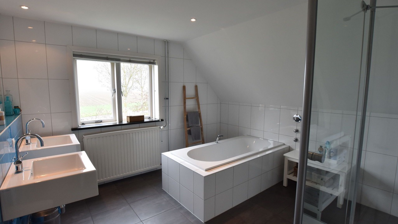 Photo of Bathroom in Schoondijke