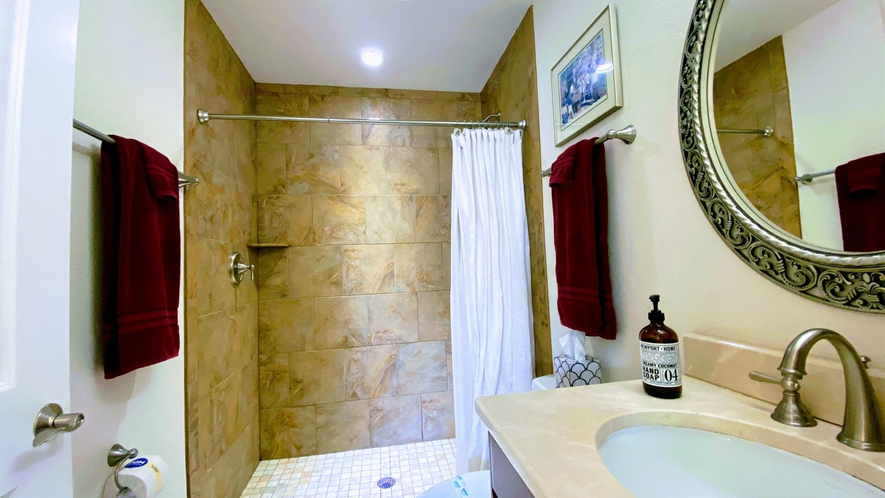 Photo of Bathroom in Laurel Park