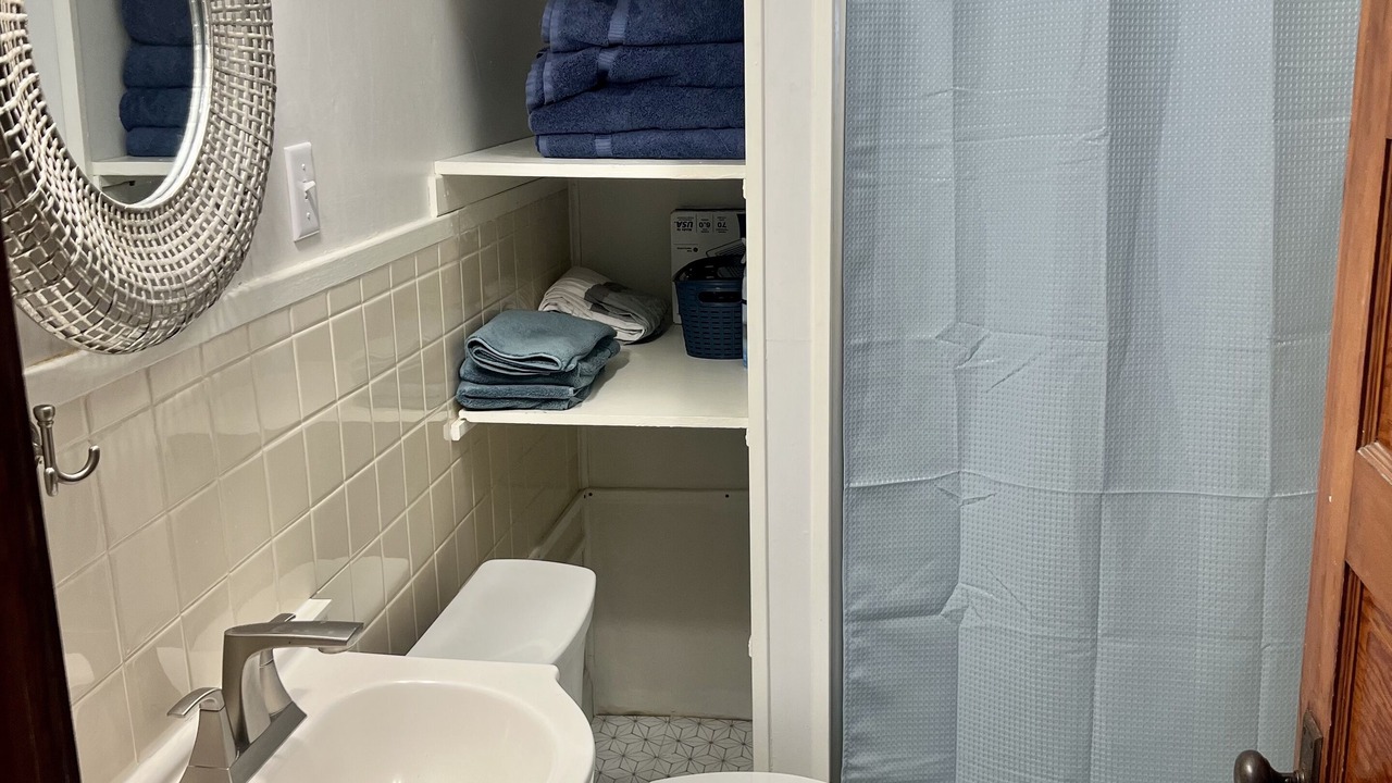 Photo of Bathroom in King