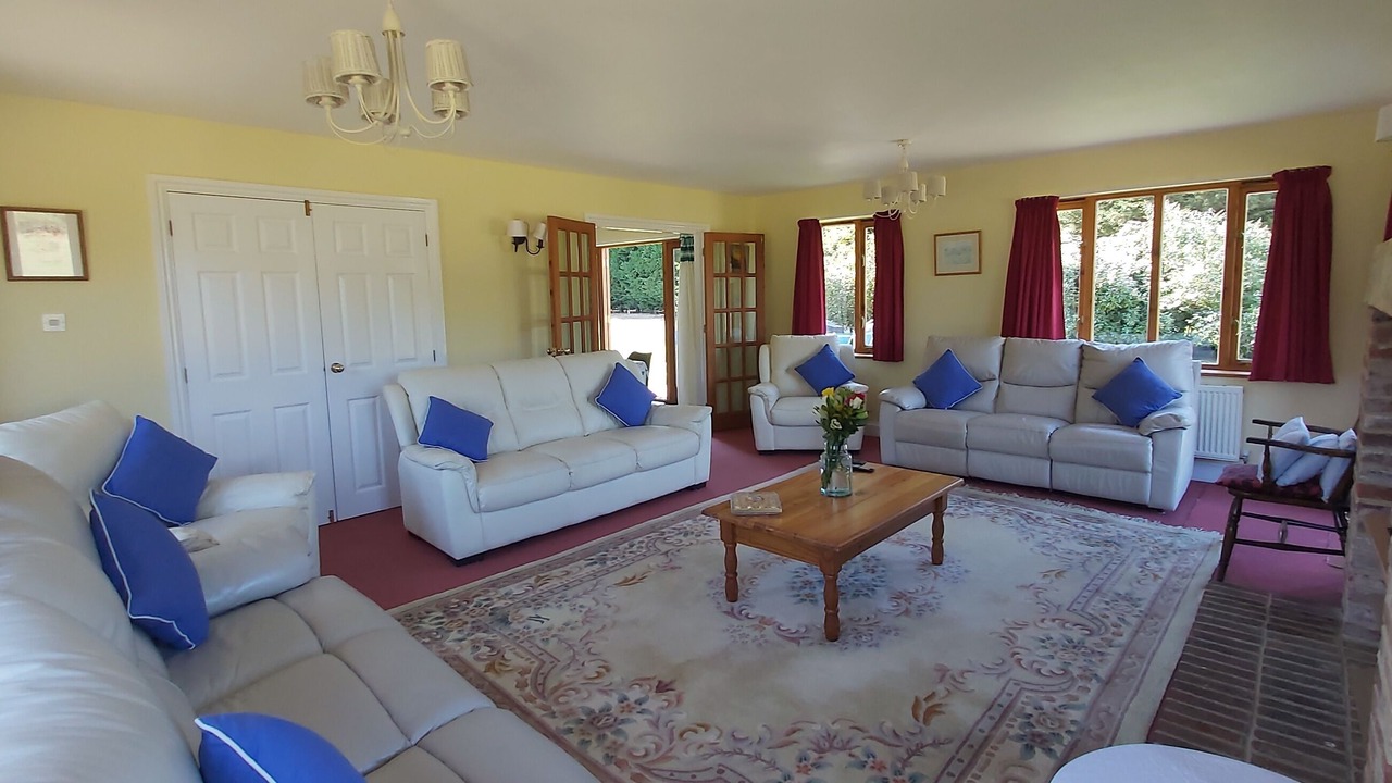 Photo of Livingroom in Abbess Roding