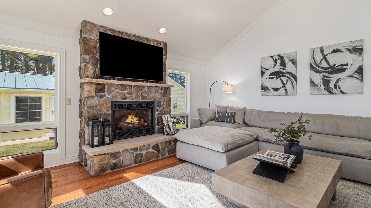 Photo of Livingroom in Silver Lake
