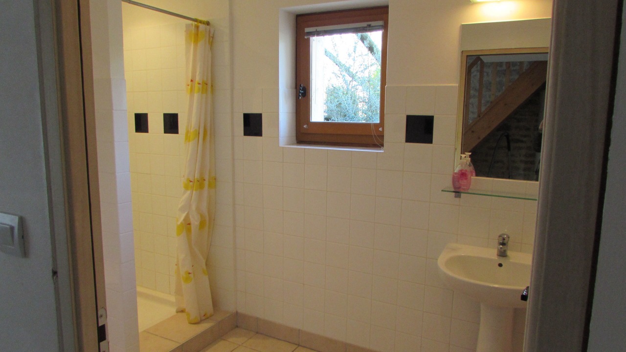Photo of Bathroom in Migron
