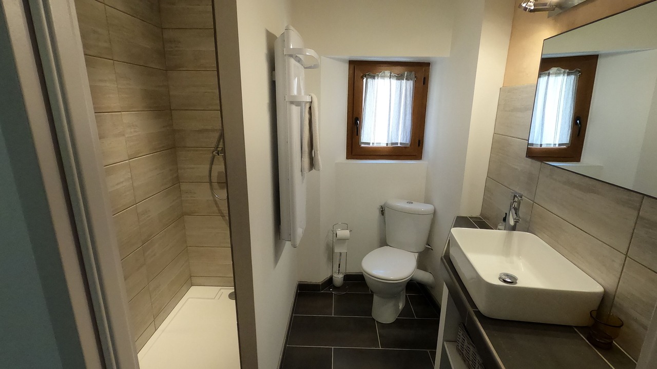 Photo of Bathroom in Entrecasteaux