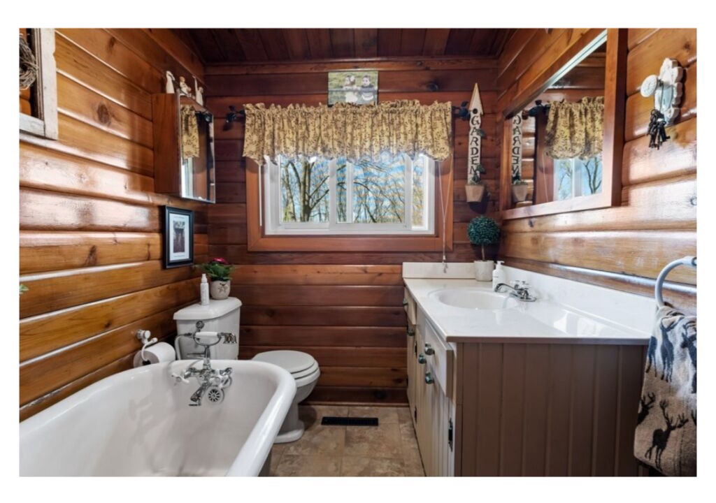 Photo of Bathroom in Beamsville
