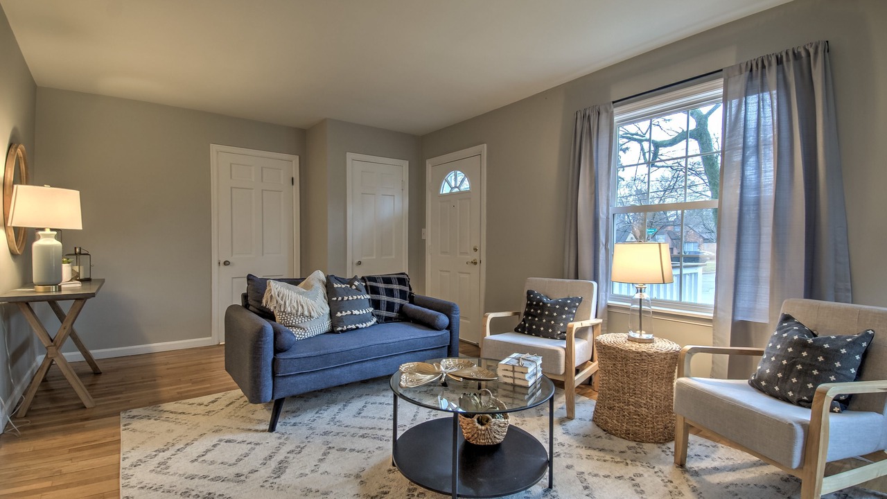 Photo of Livingroom in Lansing