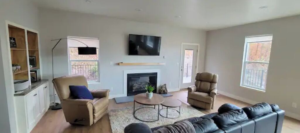 Photo of Livingroom in Cache County