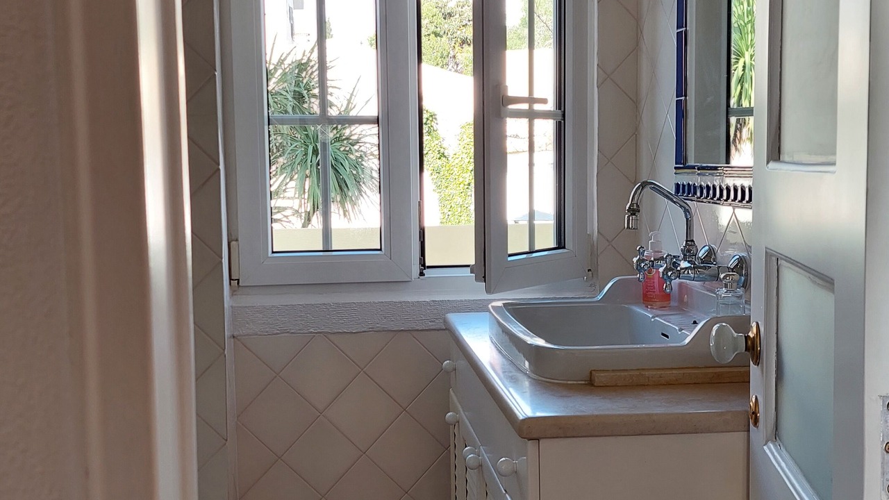 Photo of Bathroom in Cascais