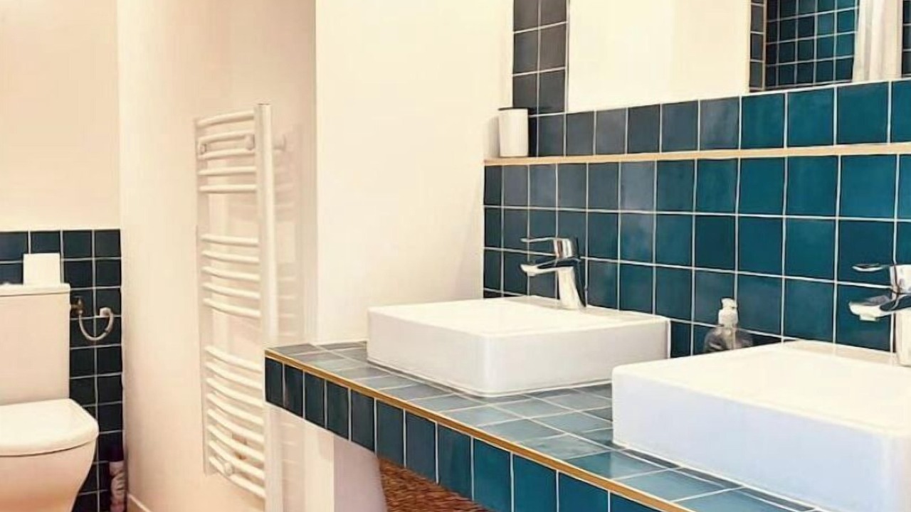 Photo of Bathroom in Opera