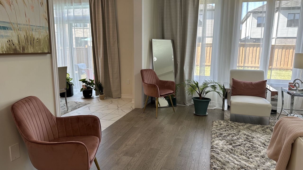 Photo of Livingroom in Thorold