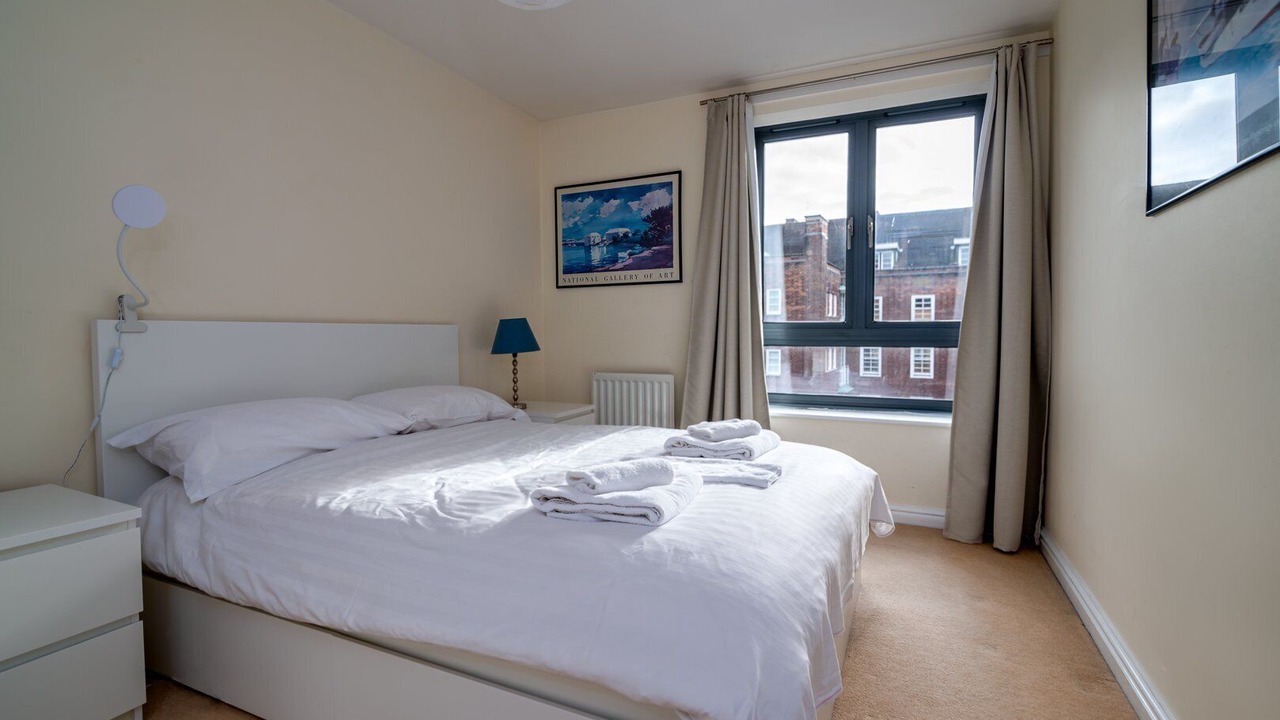 Photo of Bedroom in Ravenscourt Park