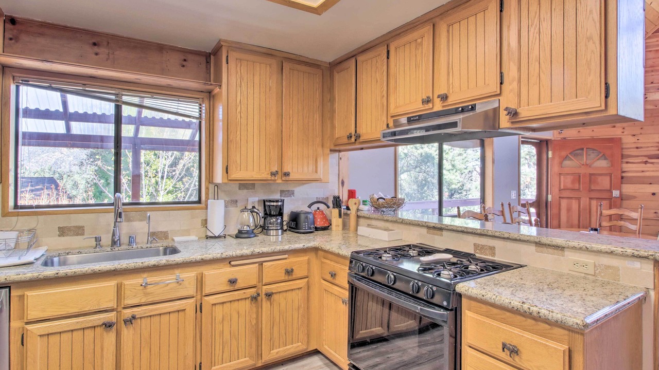 Photo of Kitchen in Pine Mountain Club