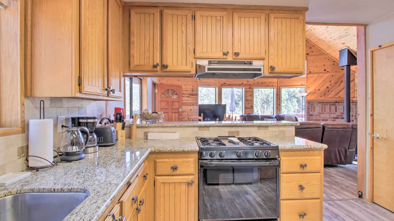 Photo of Kitchen in Pine Mountain Club