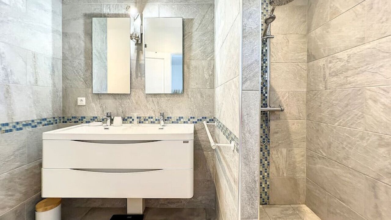 Photo of Bathroom in Orient Bay