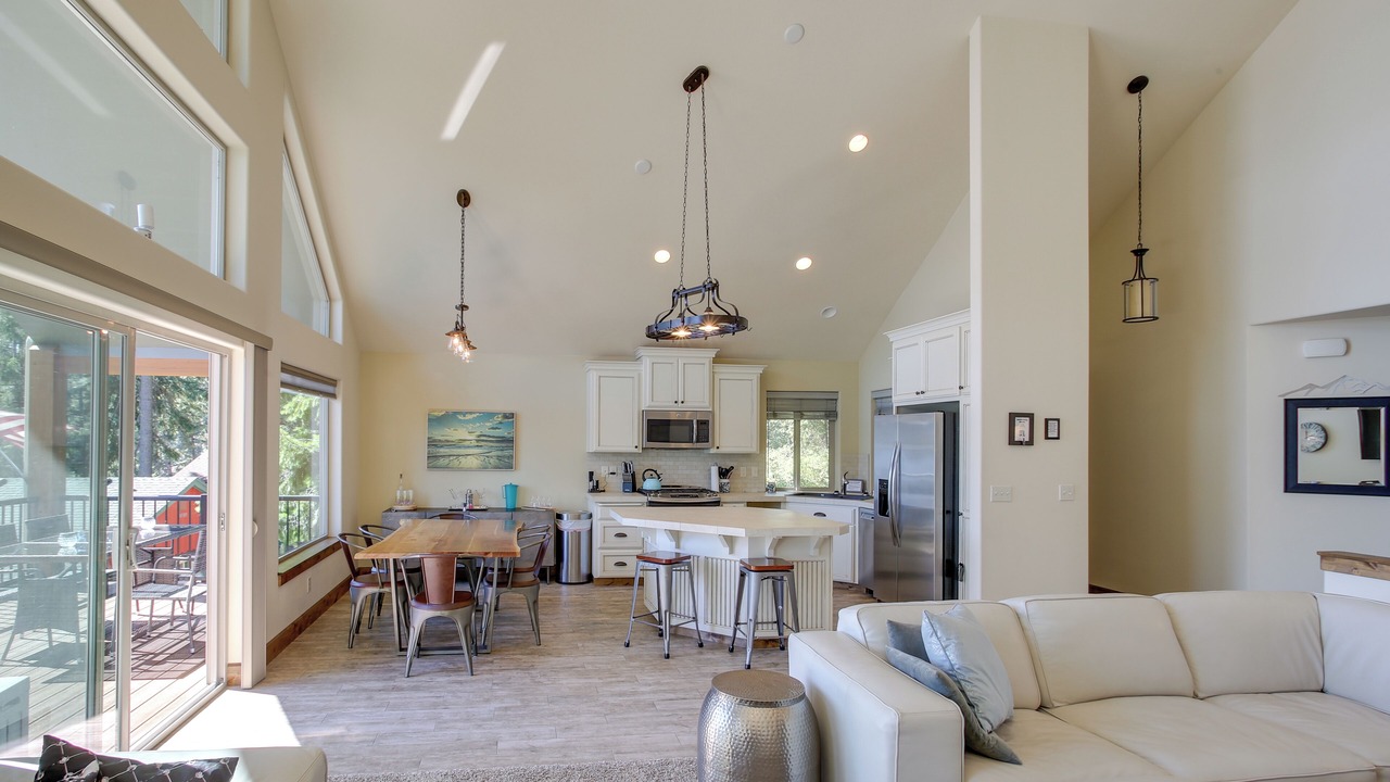 Photo of Livingroom in Loon Lake