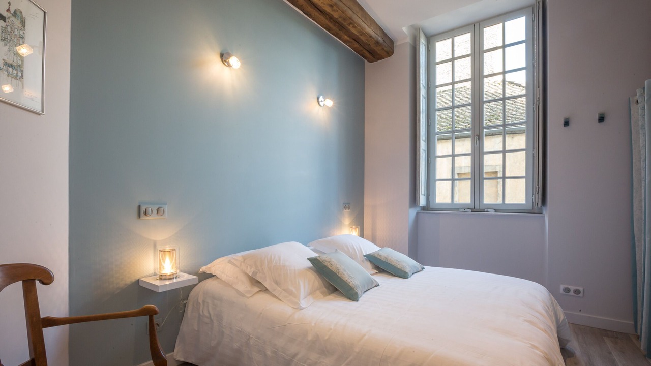 Photo of Bedroom in Beaune City Centre
