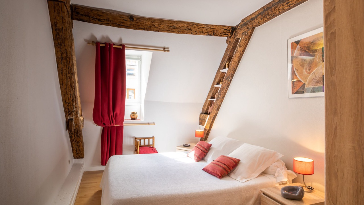 Photo of Bedroom in Beaune City Centre
