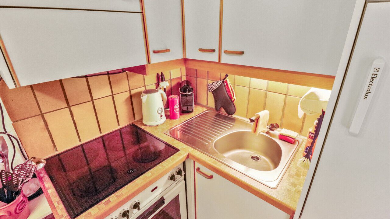Photo of Kitchen in Lens