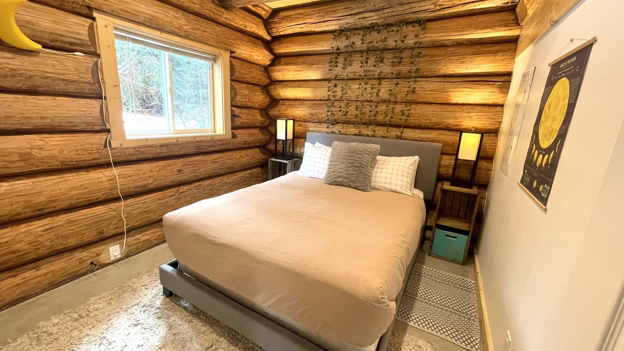 Photo of Bedroom in Kootenay Boundary