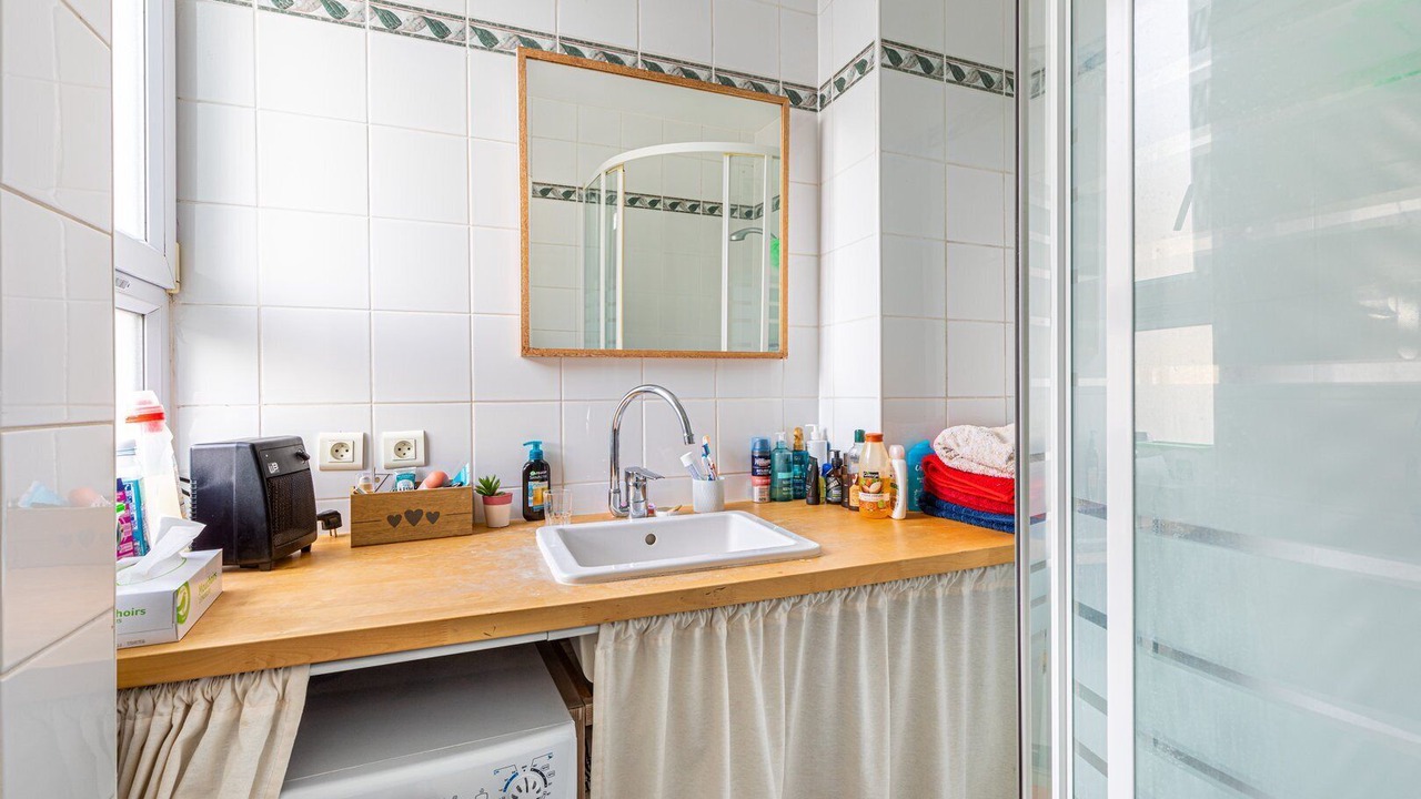 Photo of Bathroom in Combat