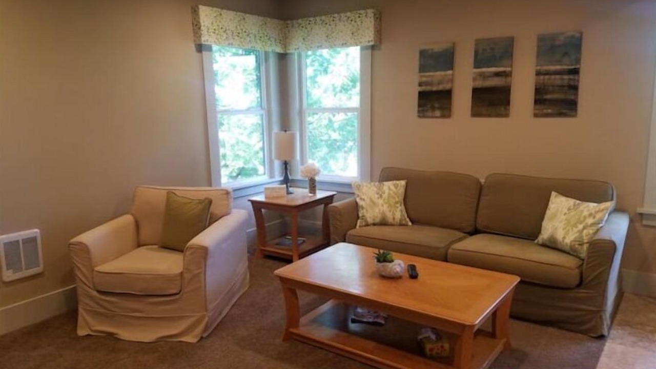 Photo of Livingroom in Cliff - Cannon