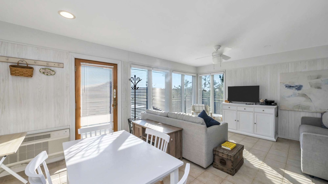 Photo of Livingroom in Napeague