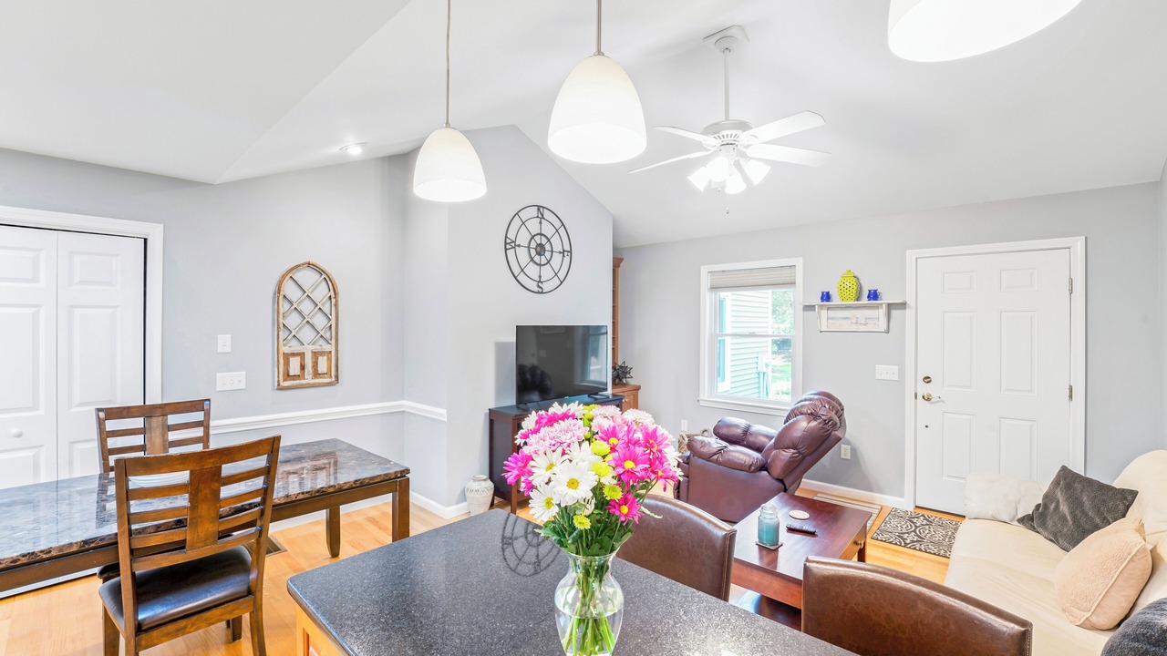 Photo of Livingroom in Old Lyme