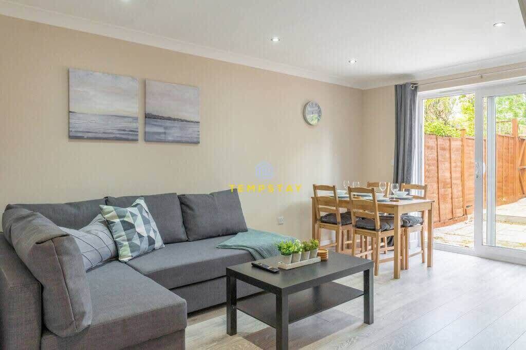 Photo of Livingroom in Langley Marish