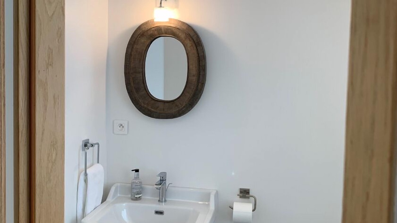 Photo of Bathroom in Meursault