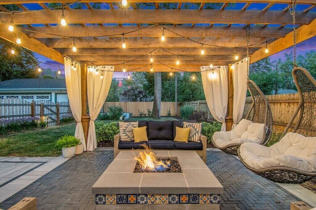 Photo of Patio Balcony in Dundee-Happy Hollow Historic District