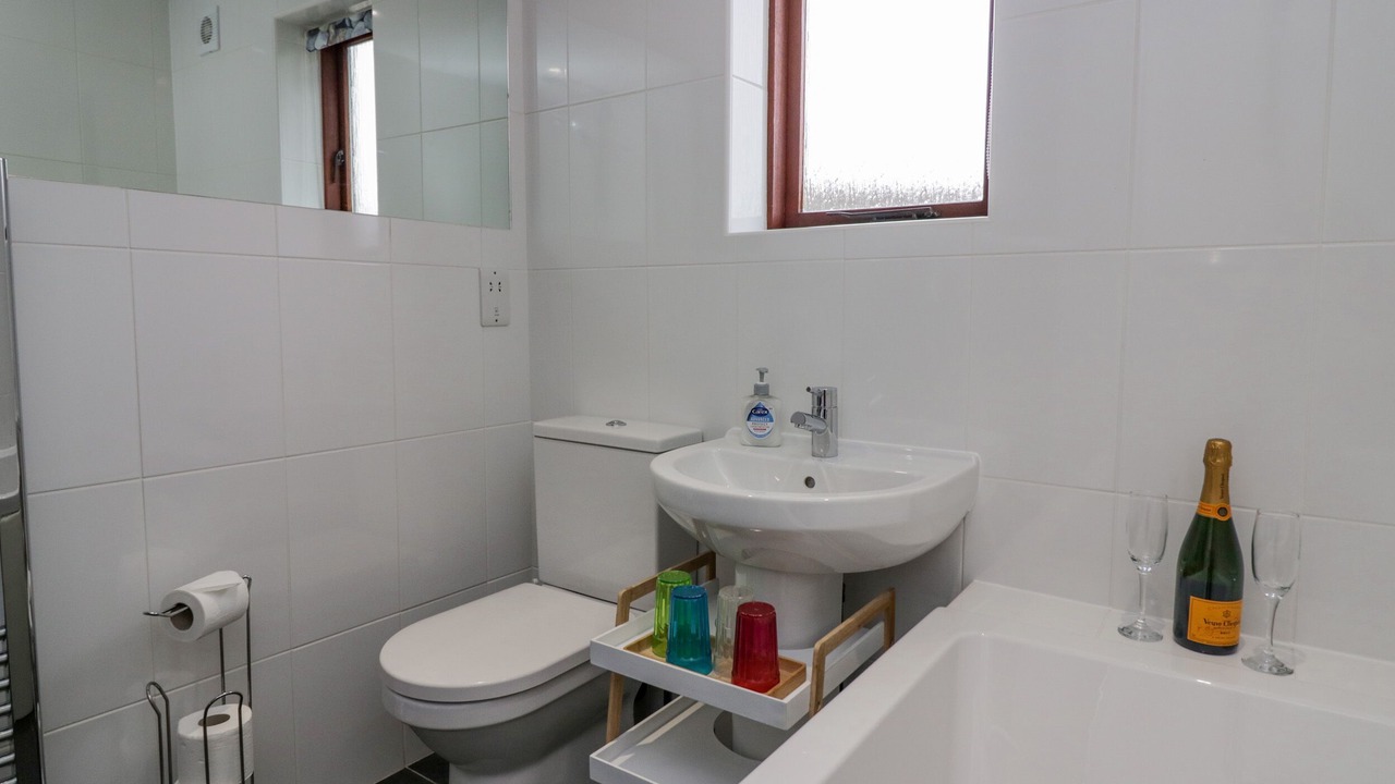Photo of Bathroom in Torver