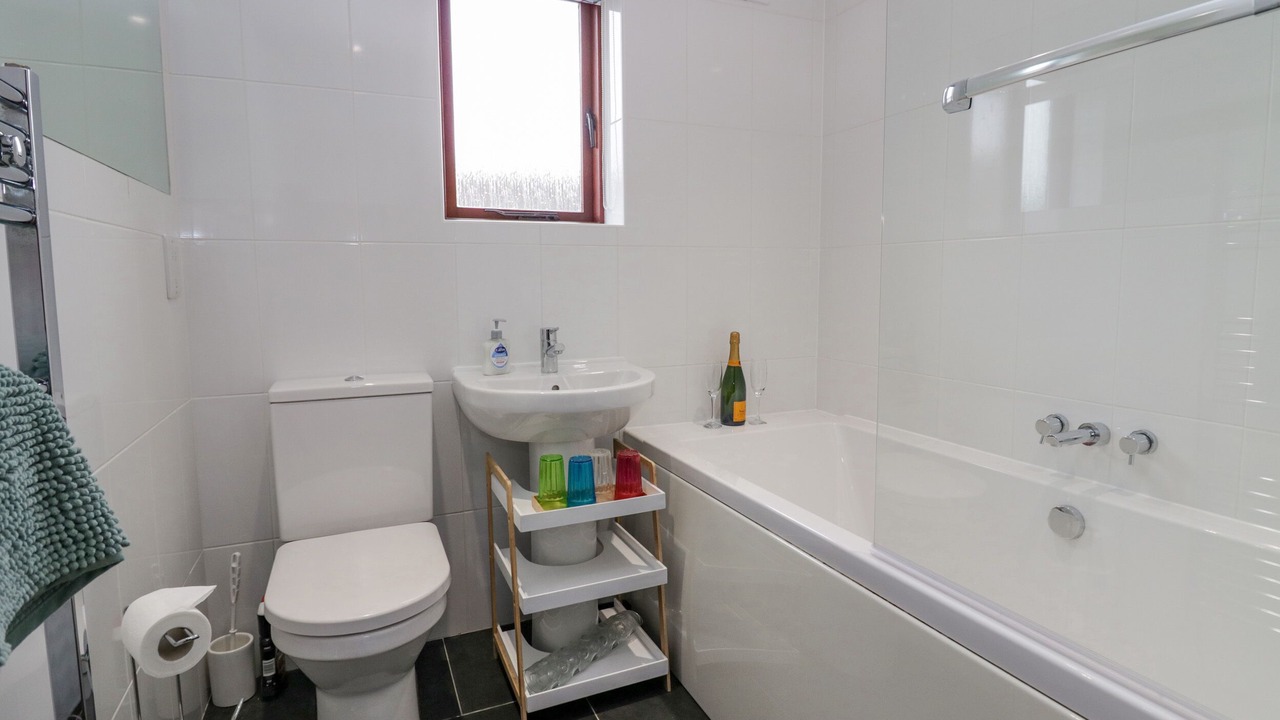 Photo of Bathroom in Torver