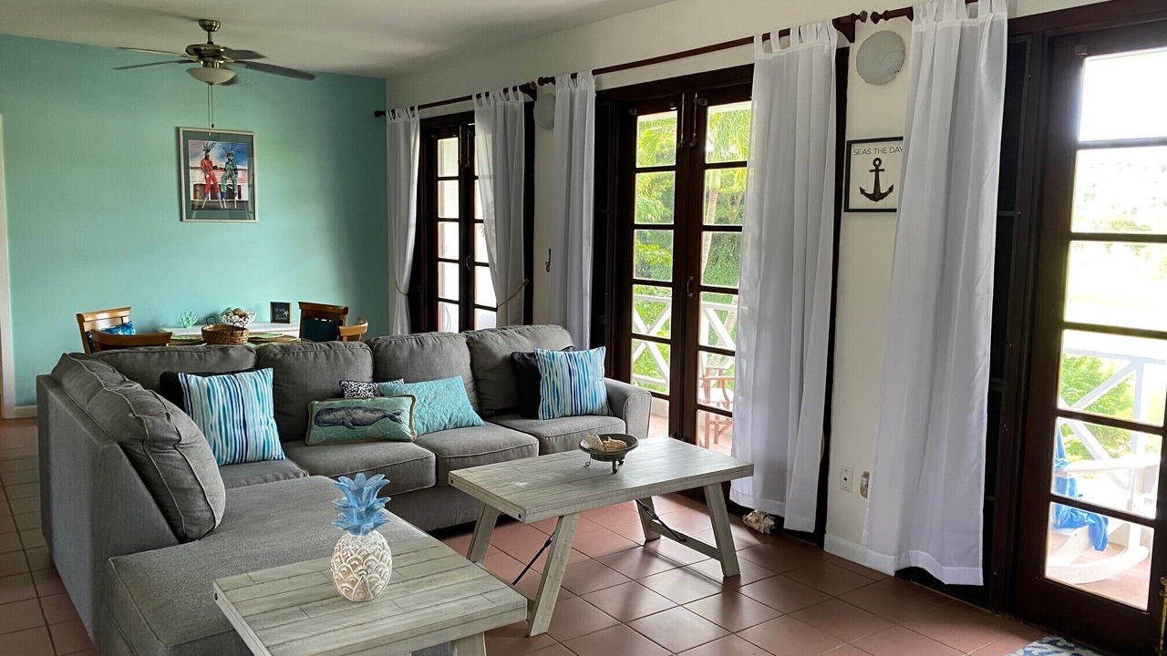 Photo of Livingroom in Estate River