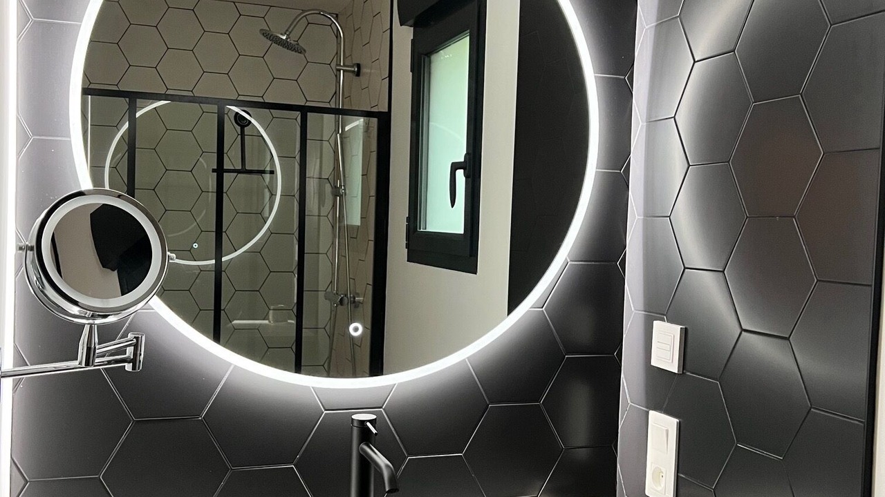 Photo of Bathroom in Hauteville-sur-Mer
