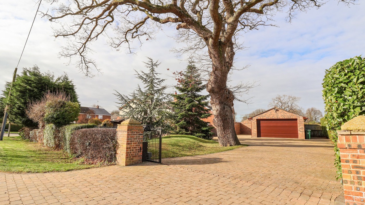 Photo of Outdoor in Chorlton-by-Backford