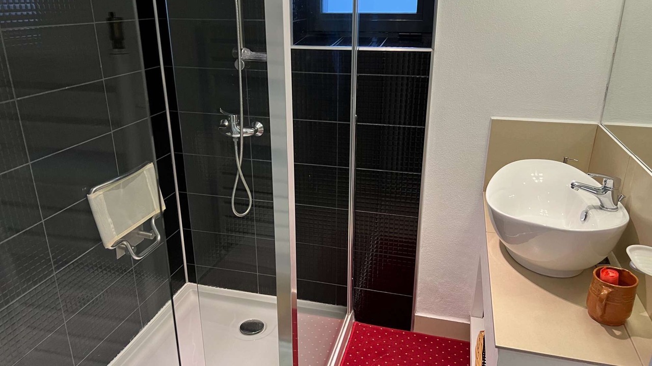 Photo of Bathroom in Colibita