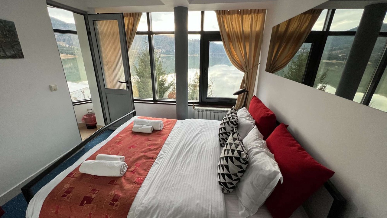 Photo of Bedroom in Colibita