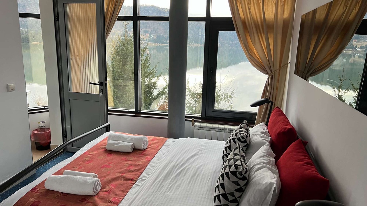 Photo of Bedroom in Colibita
