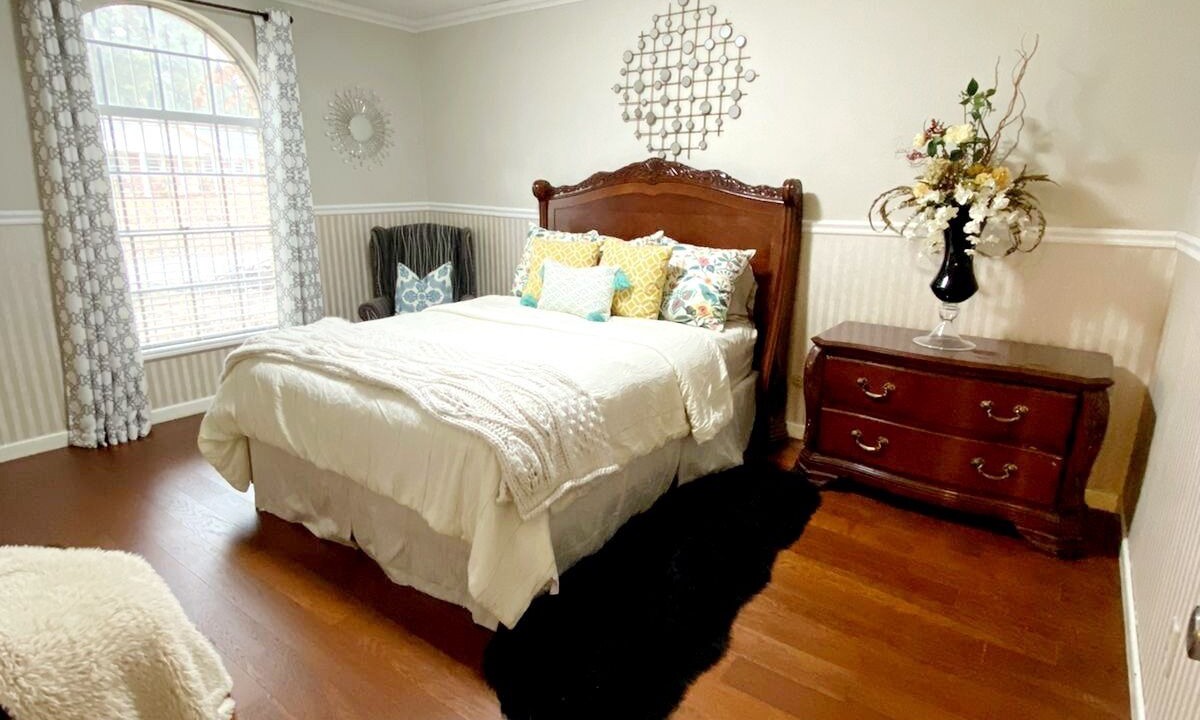 Photo of Bedroom in Wake Village